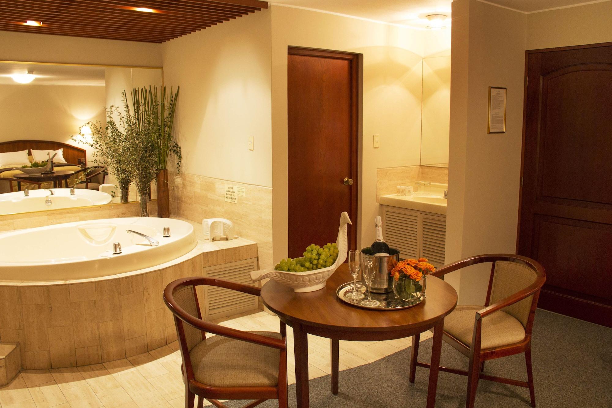 Hotel Park Suites Lima Ngoại thất bức ảnh