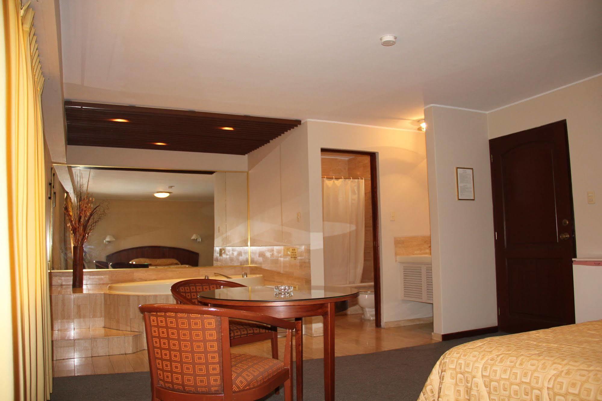 Hotel Park Suites Lima Ngoại thất bức ảnh