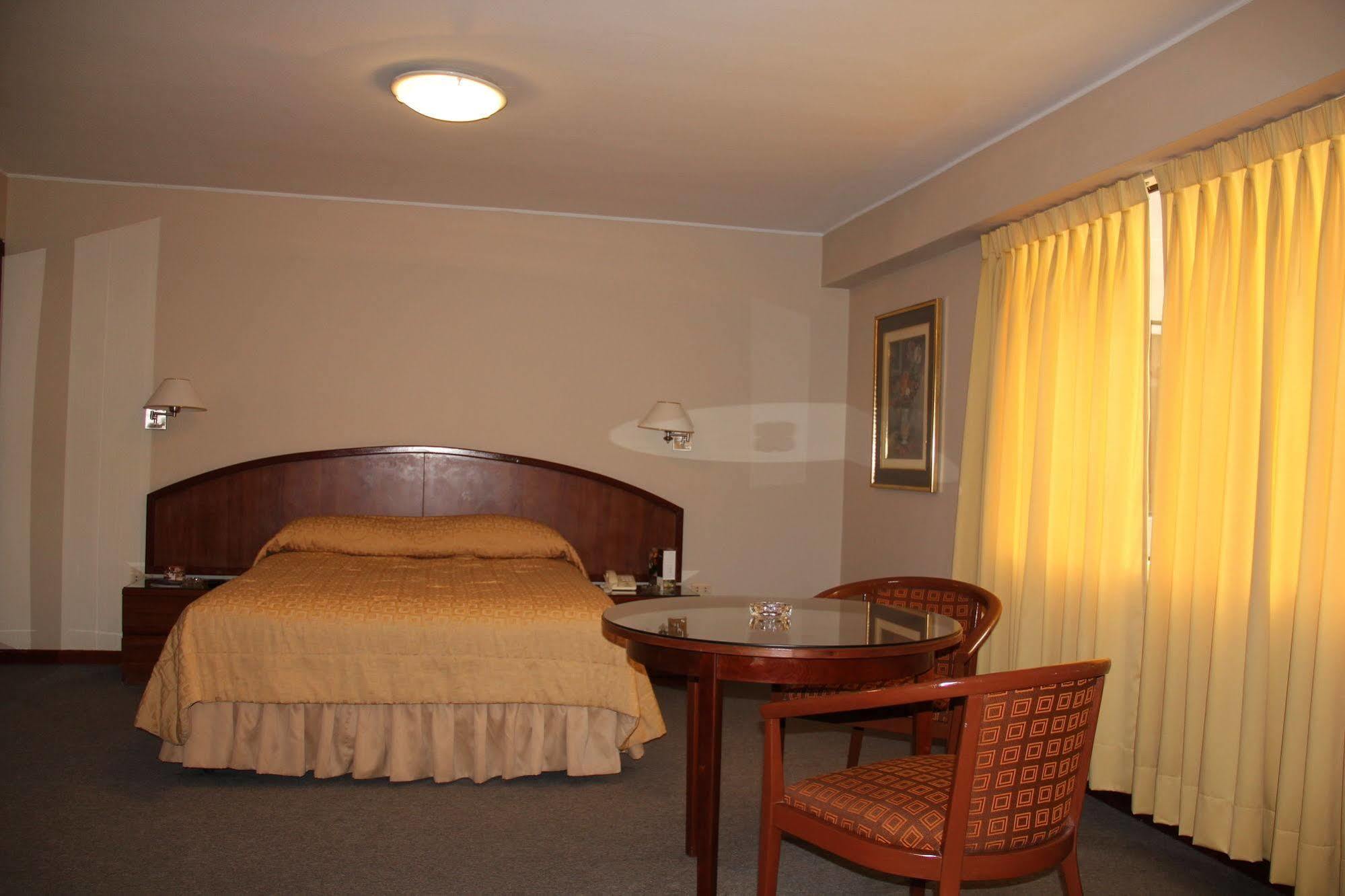 Hotel Park Suites Lima Ngoại thất bức ảnh